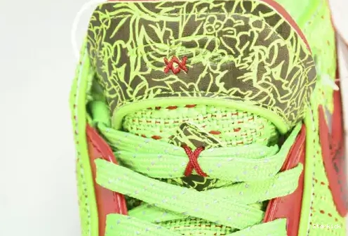LeBron Nike  Stocking  Stuffer FJ4955-300 20 0514